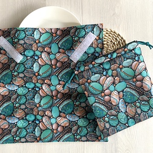 Gyűrődésmentes, vízlepergető Újraszalvéta és Nasizacsi - Türkizzöld kavicsok - otthon & életmód - konyhafelszerelés, tálalás - konyhai textil - szalvéta - Meska.hu