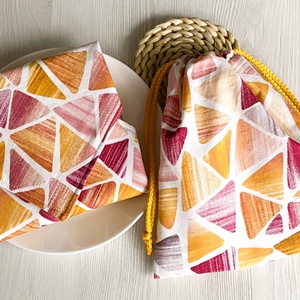 Újraszalvéta és Nasizacsi  Háromszög mintás - otthon & életmód - konyhafelszerelés, tálalás - konyhai textil - szalvéta - Meska.hu