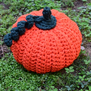 Horgolt nagyméretű tök (narancssárga) Halloweenre - otthon & életmód - dekoráció - halloween - halloweeni tök és lámpás - Meska.hu