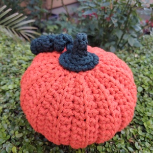 Horgolt nagyméretű tök (narancssárga) Halloweenre, Kellékek & szerszámok, Dekorációs kellékek, Őszi dekor, Őszi dekortök, Horgolás, MESKA