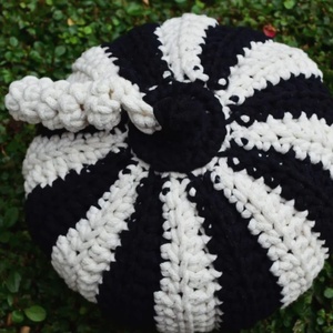 Horgolt nagyméretű tök Halloweenre - kellékek & szerszámok - dekorációs kellékek - őszi dekor - őszi dekortök - Meska.hu