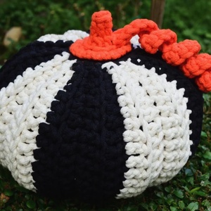 Horgolt nagyméretű tök Halloweenre, Kellékek & szerszámok, Dekorációs kellékek, Őszi dekor, Őszi dekortök, Horgolás, MESKA