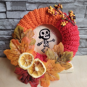 Horgolt Halloweeni  / Őszi koszorú, ajtódísz alap (20 cm) / Halloween or Autumnal crochet-covered wreath base - otthon & életmód - dekoráció - halloween - halloweeni dekoráció - Meska.hu