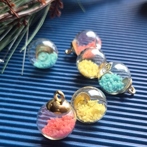 Foszforeszkáló üvveggömb fülbevalk - ékszer - fülbevaló - lógó fülbevaló - Meska.hu