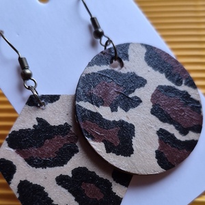 Aszimmetrikus párducmintás nagy  fa fülbevaló - ékszer - fülbevaló - lógó fülbevaló - Meska.hu