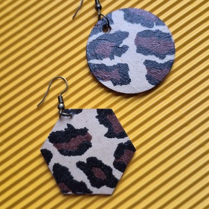 Aszimmetrikus párducmintás nagy  fa fülbevaló, Ékszer, Fülbevaló, Lógó fülbevaló, Ékszerkészítés, MESKA