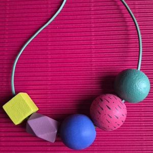 Színes fa golyós nyaklánc, Ékszer, Nyaklánc, Bogyós nyaklánc, Festett tárgyak, Ékszerkészítés, MESKA