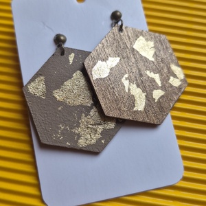 Absztrakt nagy alakú barna-arany fa fülbevaló, Ékszer, Fülbevaló, Lógó fülbevaló, Ékszerkészítés, Famegmunkálás, MESKA