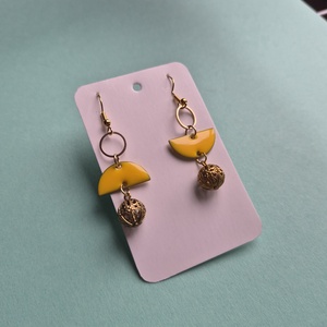 Sárga-arany zománc lógós fülbevaló  - ékszer - fülbevaló - lógó fülbevaló - Meska.hu