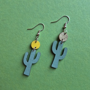 Kaktusz lógós fa fülbevaló, Ékszer, Fülbevaló, Lógó fülbevaló, Ékszerkészítés, Festett tárgyak, MESKA
