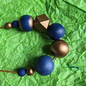 Kék-réz fa bogyós nyaklánc  - ékszer - nyaklánc - bogyós nyaklánc - Meska.hu