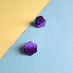 Lila hatszög fa bedugós fülbevaló  - Meska.hu