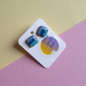 Kicsi kék fa bedugós fülbevaló , Ékszer, Fülbevaló, Pötty fülbevaló, Ékszerkészítés, Famegmunkálás, MESKA