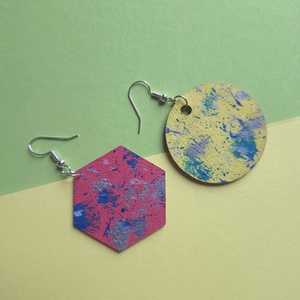 Sárga-pink fa nagy alakú mintás fülbevaló, Ékszer, Fülbevaló, Lógó fülbevaló, Ékszerkészítés, Famegmunkálás, MESKA