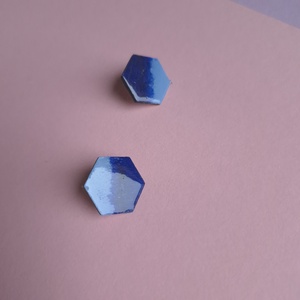 Kék hatszög alakú fa bedugós fülbevaló  - ékszer - fülbevaló - pötty fülbevaló - Meska.hu