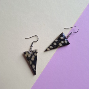 Pöttyös fakarika fülbevaló lila színben, Ékszer, Fülbevaló, Lógó fülbevaló, Ékszerkészítés, Festett tárgyak, MESKA