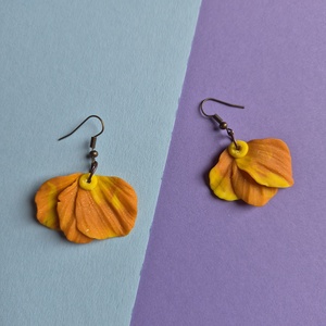Szirom alakú sárga-narancsos barna lógós fülbevaló - Meska.hu