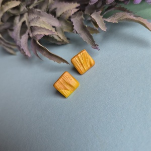 Sárga-narancs sütőgyurma bedugós fülbevaló  - ékszer - fülbevaló - pötty fülbevaló - Meska.hu