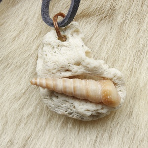 Csigaházas korallmedál - ékszer - nyaklánc - medálos nyaklánc - Meska.hu