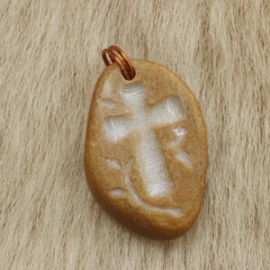 Kőmedál indás kereszt gravírozással, Ékszer, Nyaklánc, Medál, Ékszerkészítés, Gravírozás, pirográfia, MESKA