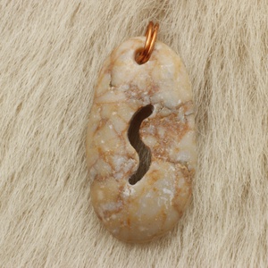 Gravírozott kőmedál S mintával - ékszer - nyaklánc - medál - Meska.hu