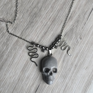 Koponya és kígyók nemesacél nyaklánc - ékszer - nyaklánc - medálos nyaklánc - Meska.hu