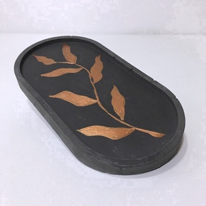 Oval Betontálca Bronz Levelekkel   Modern dekor, indusztriál, Ékszer tálca,  fürdőszobai tálca, Gyertya tálca, Design - otthon & életmód - konyhafelszerelés, tálalás - tálalás - tálca - Meska.hu