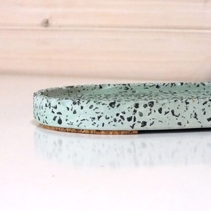 Terrazzo Oval Dekor Betontálca Zöld   Modern dekor, indusztriál, Ékszer tálca,  fürdőszobai tálca, Gyertya tálca - otthon & életmód - konyhafelszerelés, tálalás - tálalás - tálca - Meska.hu