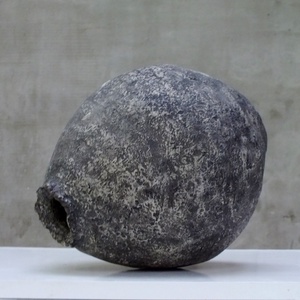 Tamago Rusztikus Wabi Sabi Váza, papírbeton, beton, minimalista, texturált, újrahasznosított - otthon & életmód - dekoráció - virágdísz és tartó - váza - Meska.hu