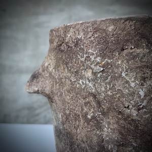 Nekoashi () Wabi-sabi kaspó - beton, papírbeton, minimal - otthon & életmód - dekoráció - virágdísz és tartó - cserép & kaspó - Meska.hu