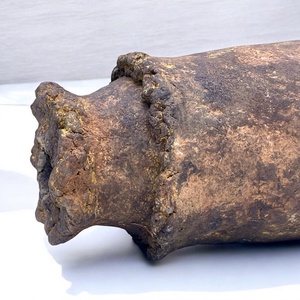 Saboku kézzel készült rusztikus wabi sabi papírrost-beton váza  Beton, japandi, texturált - otthon & életmód - dekoráció - virágdísz és tartó - váza - Meska.hu