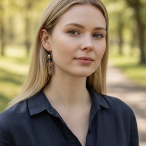 Paradisa collection 2 - bőr, gyöngy és nemesacél fülbevaló , Ékszer, Fülbevaló, Lógó fülbevaló, Bőrművesség, Gyöngyfűzés, gyöngyhímzés, MESKA