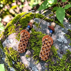 Paradisa collection 2 - bőr, gyöngy és nemesacél fülbevaló  - ékszer - fülbevaló - lógó fülbevaló - Meska.hu