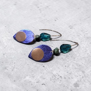 Paradisa collection 12 - bőr, gyöngy és nemesacél fülbevaló , Ékszer, Fülbevaló, Lógó fülbevaló, Bőrművesség, Gyöngyfűzés, gyöngyhímzés, MESKA