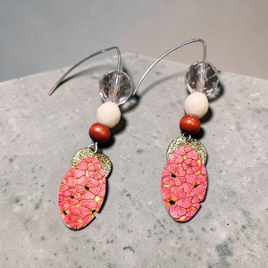 Paradisa collection 14 - bőr, gyöngy és nemesacél fülbevaló , Ékszer, Fülbevaló, Lógó fülbevaló, Bőrművesség, Gyöngyfűzés, gyöngyhímzés, MESKA