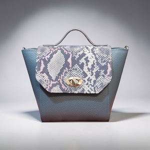 MIDI city blue snake - marhabőr válltáska - táska & tok - kézitáska & válltáska - vállon átvethető táska - Meska.hu