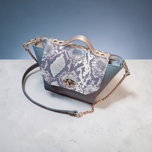 MIDI city blue snake - marhabőr válltáska - táska & tok - kézitáska & válltáska - vállon átvethető táska - Meska.hu