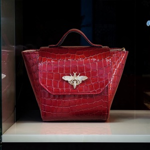 UTOLSÓ DARAB Mini city red patent - marhabőr válltáska - Meska.hu