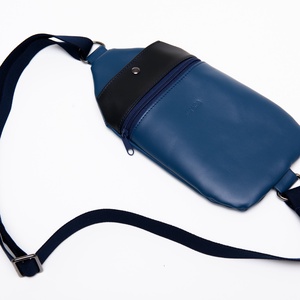 Férfi cross body bag, oldaltáska, válltáska, kék - táska & tok - kézitáska & válltáska - vállon átvethető táska - Meska.hu