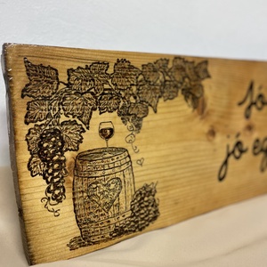 Falra akasztható fatábla ' Jó bor, jó egészség' felirattal és mintával - otthon & életmód - dekoráció - dísztárgy - Meska.hu