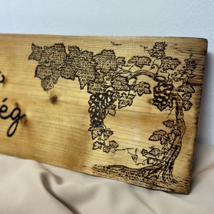 Falra akasztható fatábla ' Jó bor, jó egészség' felirattal és mintával - otthon & életmód - dekoráció - dísztárgy - Meska.hu