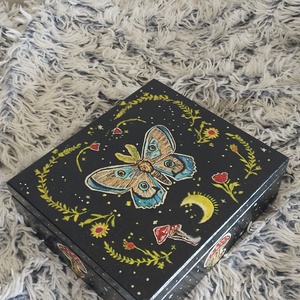 Fadoboz,  Teadoboz  pillangós gombás - otthon & életmód - dekoráció - asztal és polc dekoráció - díszdoboz - Meska.hu