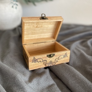 Ékszerdoboz, Turul mintával , fadoboz -  - Meska.hu