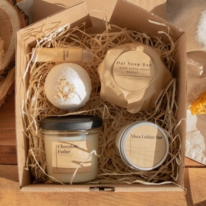 Relax ajándékcsomag, Ajándék nőknek, Kakaós Illatgyertya, Self Care Gift Box, Szójaviasz gyertya, Koszorúslány Felkérő, Szépségápolás, Kozmetikai ajándékcsomag, Gyertya-, mécseskészítés, Kozmetikum készítés, MESKA
