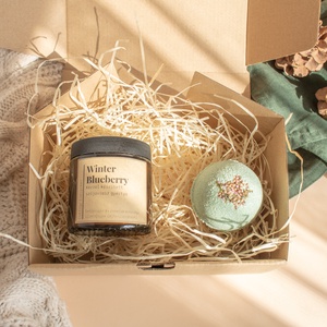 Karácsonyi Illatgyertya, Téli Áfonya Szójaviasz Gyertya, Winter Blueberry Soy Candle, Eukaliptuszos Fürdőbomba, Szépségápolás, Kozmetikai ajándékcsomag, Gyertya-, mécseskészítés, Kozmetikum készítés, MESKA