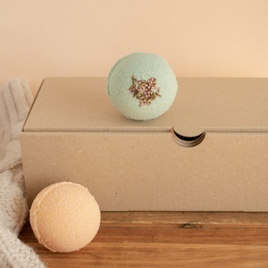 4-es Fürdőbomba Ajándékcsomag, Fürdőbomba Válogatás, Relax ajándékcsomag, Ajándék nőknek, Self Care Gift Box - szépségápolás - kozmetikai ajándékcsomag - Meska.hu