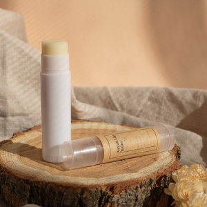 Vegán ajándékcsomag, Ajándék nőknek, Cashmere Woods Illatgyertya Csomag, Self Care Gift Box, Szójaviasz gyertya - szépségápolás - kozmetikai ajándékcsomag - Meska.hu