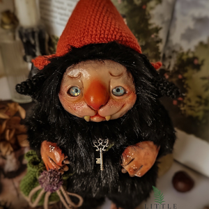 Kobold piros sapkában -  - Meska.hu