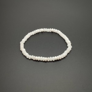 Tejkvarc korong ásványkarkötő 4x2 mm Hófátyol - Meska.hu