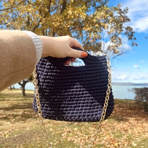 �Crafty tengerészkék színben, Táska & Tok, Kézitáska & válltáska, Válltáska, Horgolás, MESKA